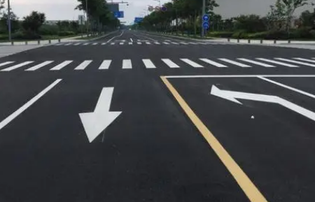 合肥道路劃線分析，如何保證道路畫(huà)線的筆直呢？
