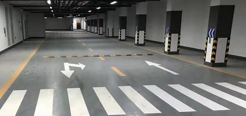 停車(chē)位劃線不清晰，如何合理停車(chē)？