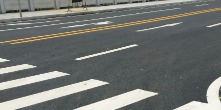 蘇州車(chē)位劃線解析，車(chē)間白色斑馬線劃線寬度是多少？帶來(lái)高效與安全