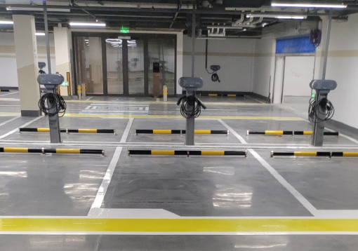 舞動城市的動感線條，飛揚市政無錫專業(yè)畫車位線服務