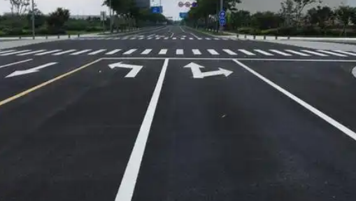 蘇州相城區(qū)廠區(qū)劃線選哪家？專業(yè)施工團隊，多年經(jīng)驗值得信賴